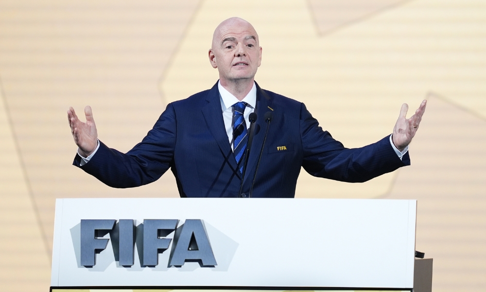 现出强大的 现出强大的